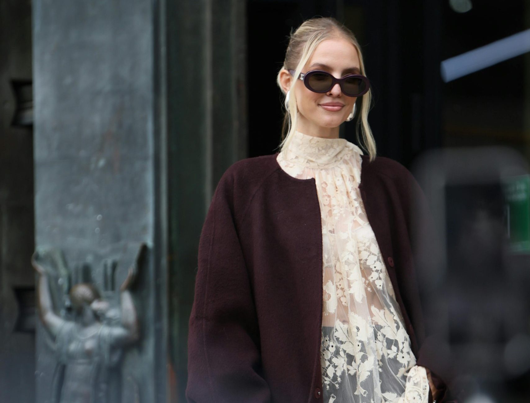 how to style lace outfits