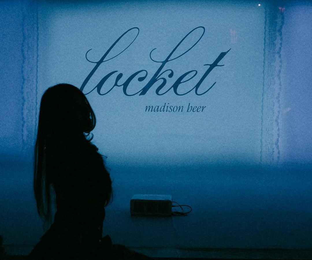 madison beer concert outfit locket